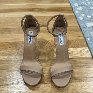 Steve Madden Nude Simple Strappy Sandals - Never worn